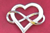 Heart with Infinity Loop Brooch – Symbol of Polyamory. Hand Cast Pewter.