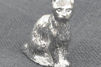 Pewter Cat Figurine – Elegant with a Playful Edge. Hand Cast Pewter.