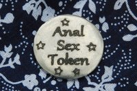 Anal Sex Token, Jeton BDSM, Accessoires BDSM, Jeton de Soumise, Fait à la Main en Etain, par William Sturt des Etains de Jumilhac
