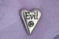 Evil (Méchante), Jeton Érotique BDSM, Accessoires BDSM, Jeton de Soumise, Fait à la Main en Etain, par William Sturt des Etains de Jumilhac