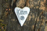 Kitten (Chaton), Jeton Érotique BDSM, Accessoires BDSM, Jeton de Soumise, Fait à la Main en Etain, par William Sturt des Etains de Jumilhac