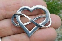 Heart with Infinity Loop Brooch – Symbol of Polyamory. Hand Cast Pewter.
