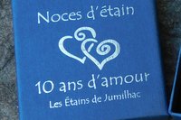 Bracelet Personnalisé avec Charm Rond en Étain et Gravure de Vos Initiales - Cordon Réglable en Plusieurs Couleurs