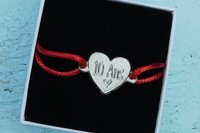 Bracelet en étain pour les noces de 10 Ans (noces d'étain); Gravure "10 Ans"; taille et couleur personnalisables