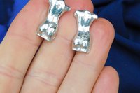 Boutons de Manchette Torse Féminin, Fabrication Artisanale Française en Etain.