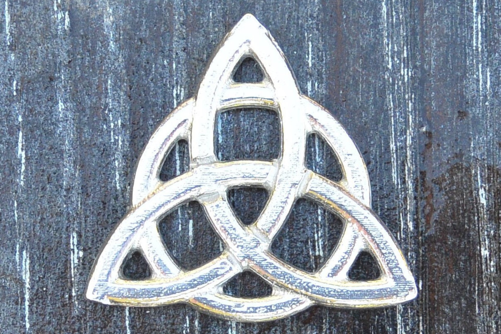 Triquetra Brooch. Hand Cast Pewter.