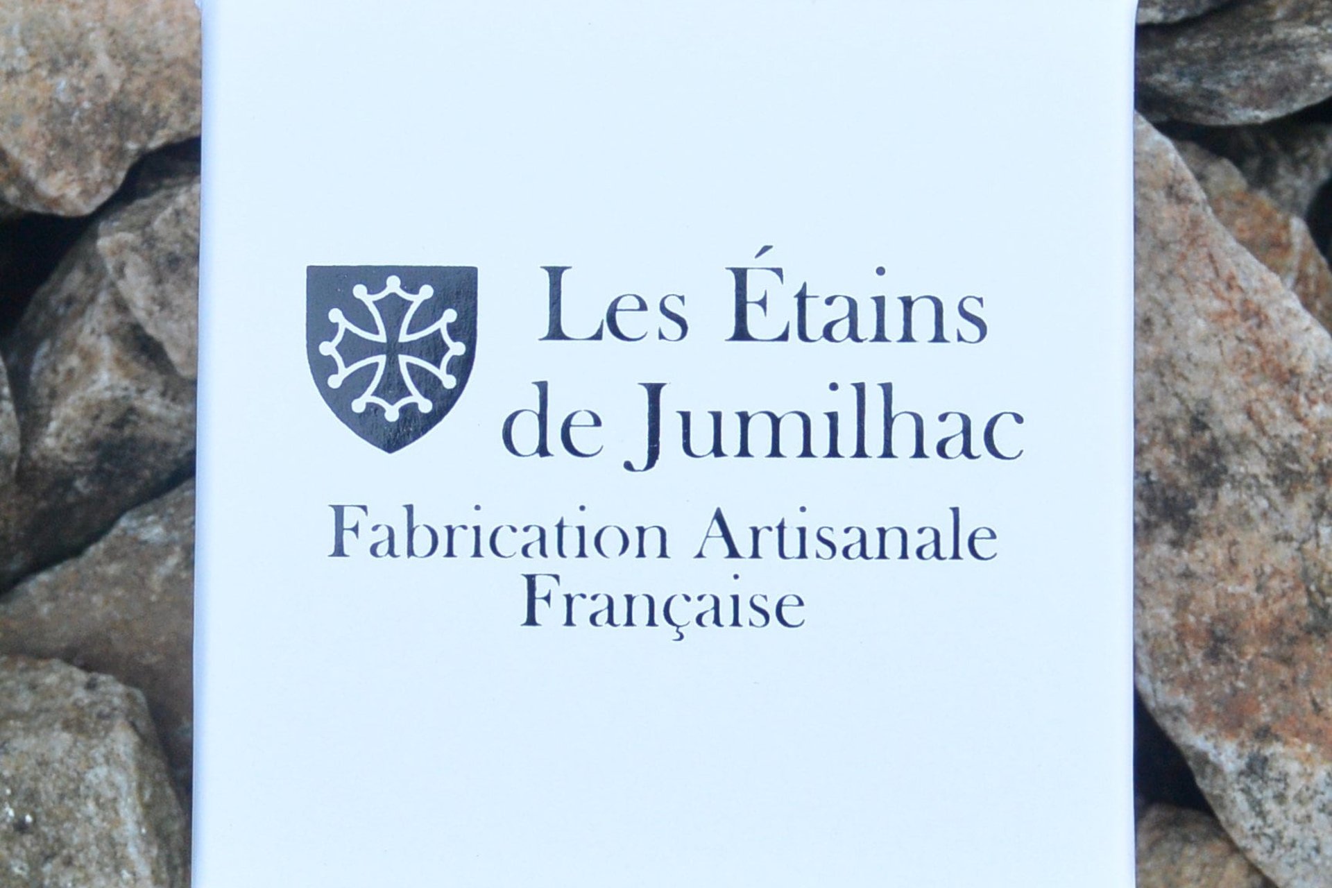 Pince à Cravate Triquetra, Faite Main en Etain par William Sturt des Etains de Jumilhac