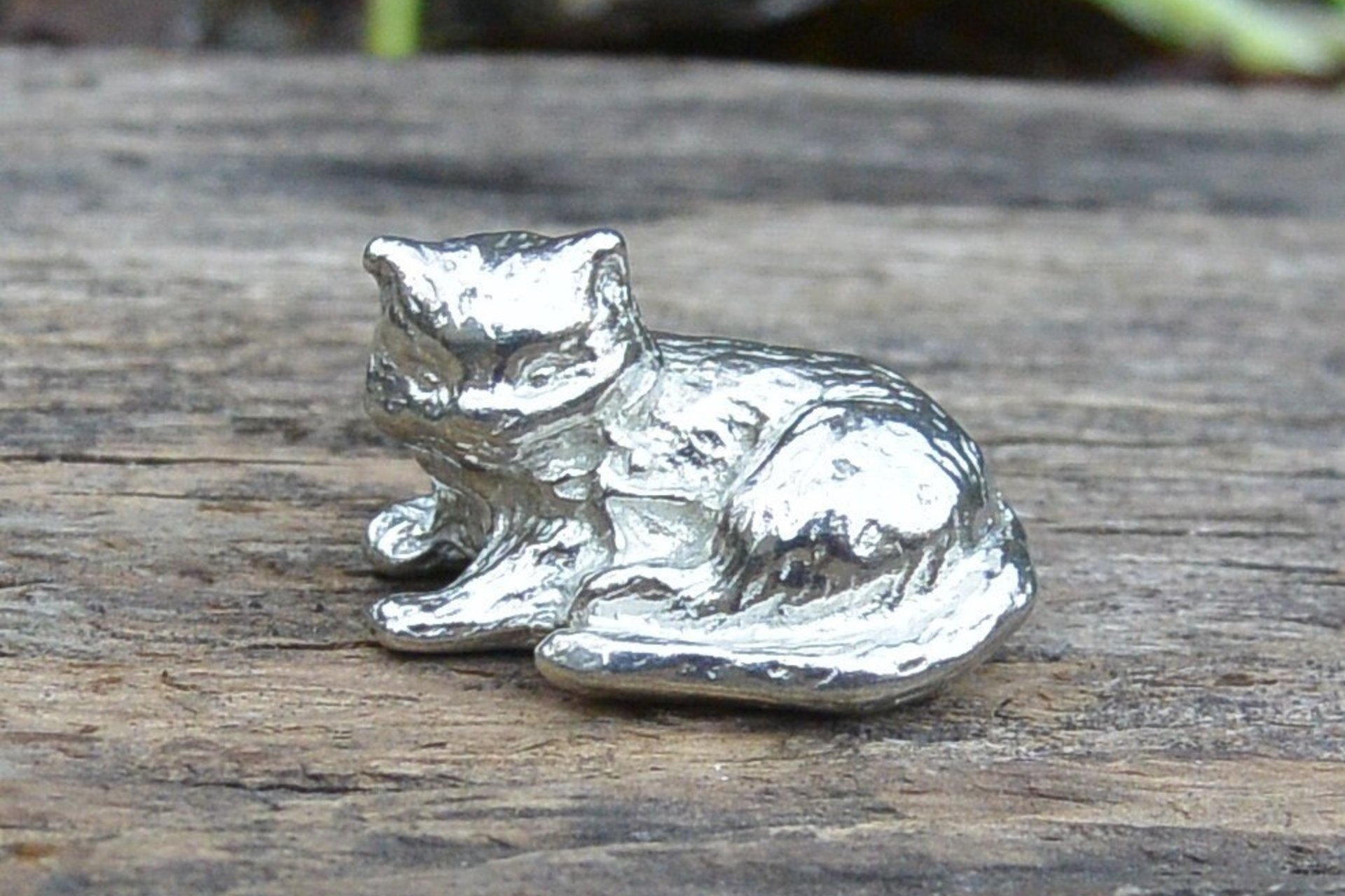Pewter Kitten Figurine – Elegant with a Playful Edge. Hand Cast Pewter.