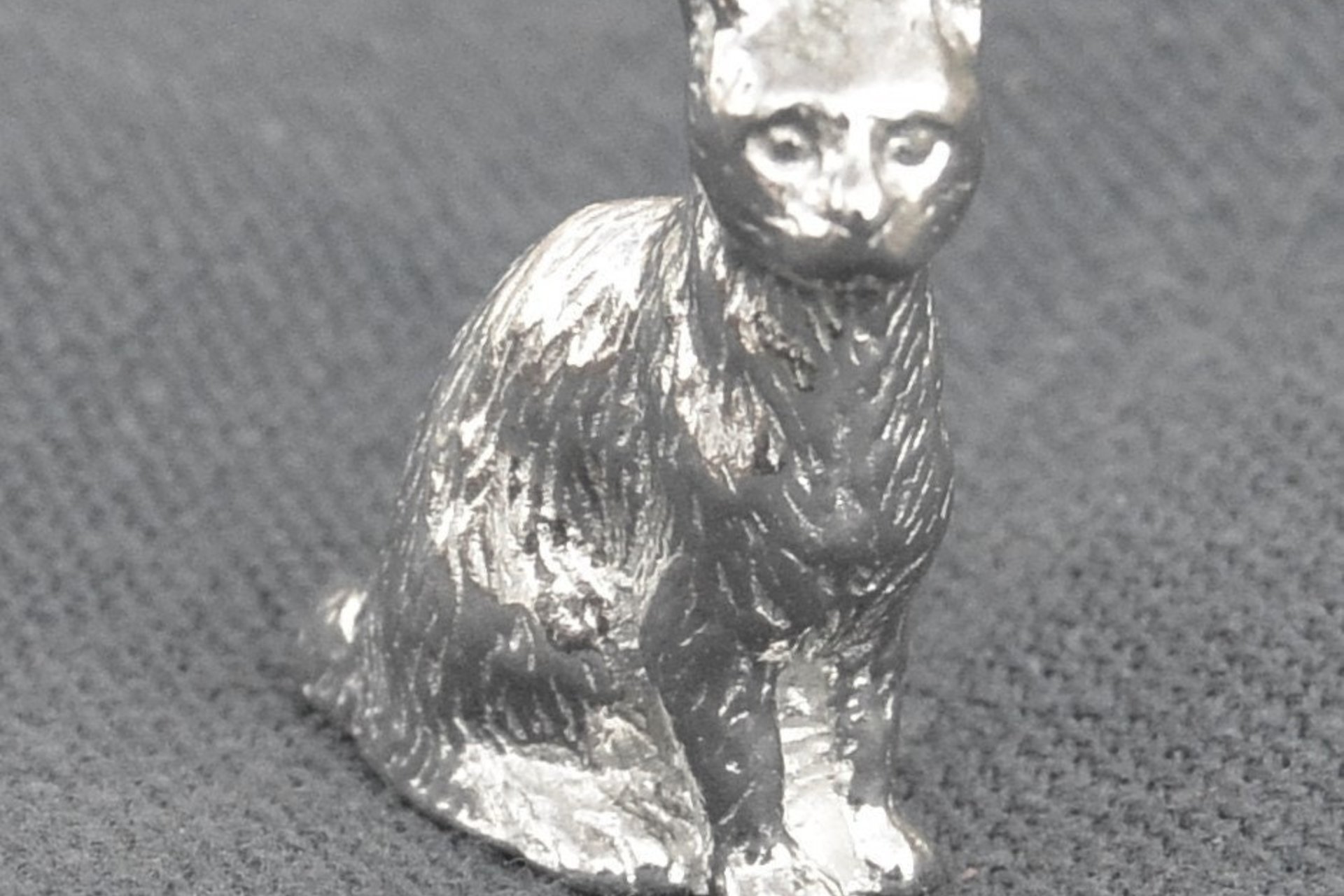 Pewter Cat Figurine – Elegant with a Playful Edge. Hand Cast Pewter.