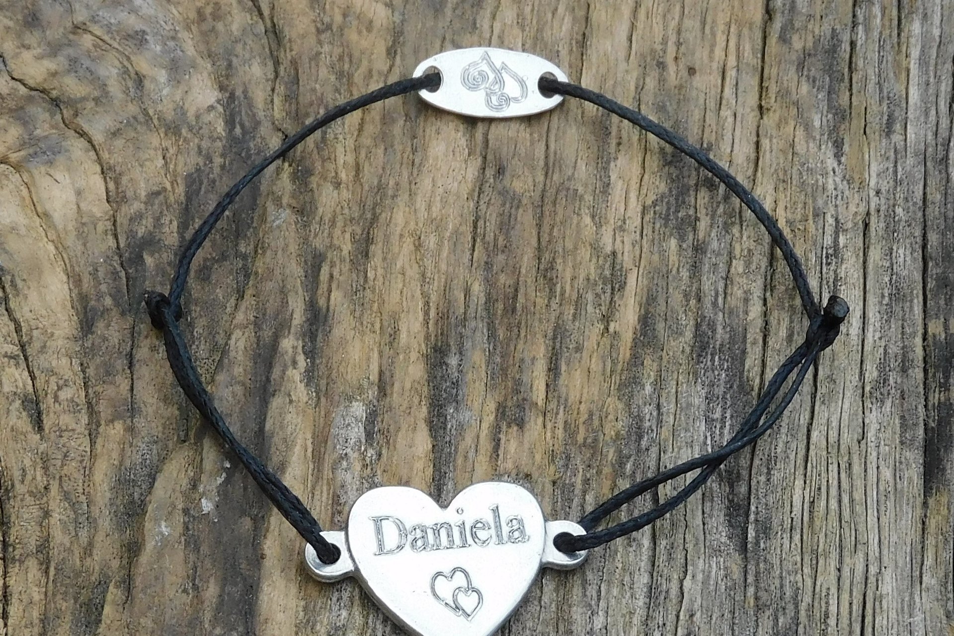 Bracelet Personnalisé, Bracelet Prénom, Fabrication Artisanale Française en Étain aux Étains de Jumilhac.