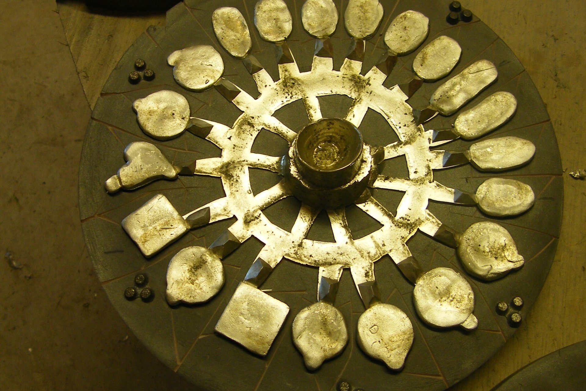 Mine (La Mienne, Le Mien), Jeton Érotique BDSM, Accessoires BDSM, Jeton de Soumise, Fait à la Main en Etain, Les Etains de Jumilhac