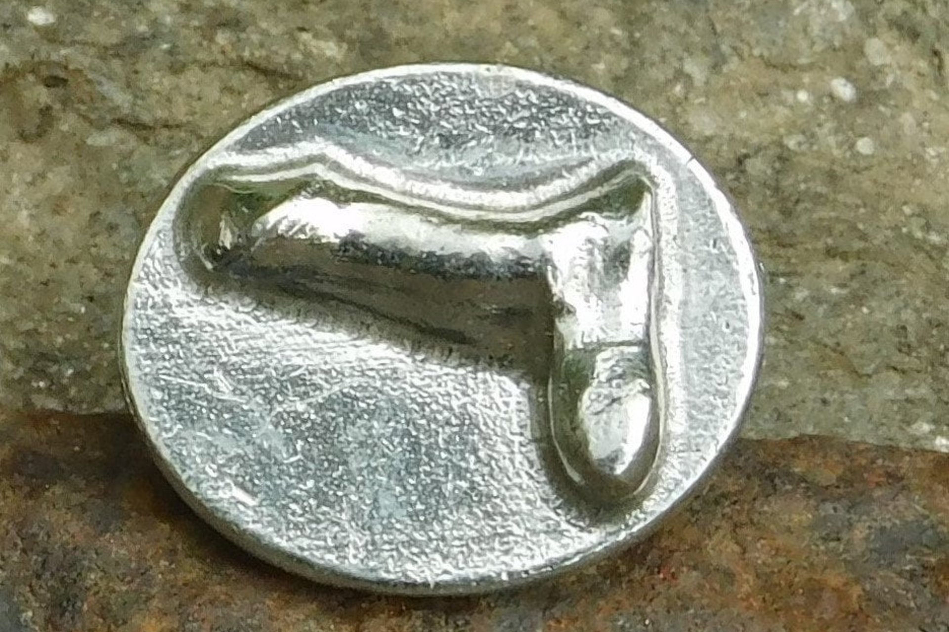 Porte-Bonheur Pénis, Cadeau Pénis, Cadeau Erotique, Fait Main en Etain, par William Sturt aux Etains de Jumilhac