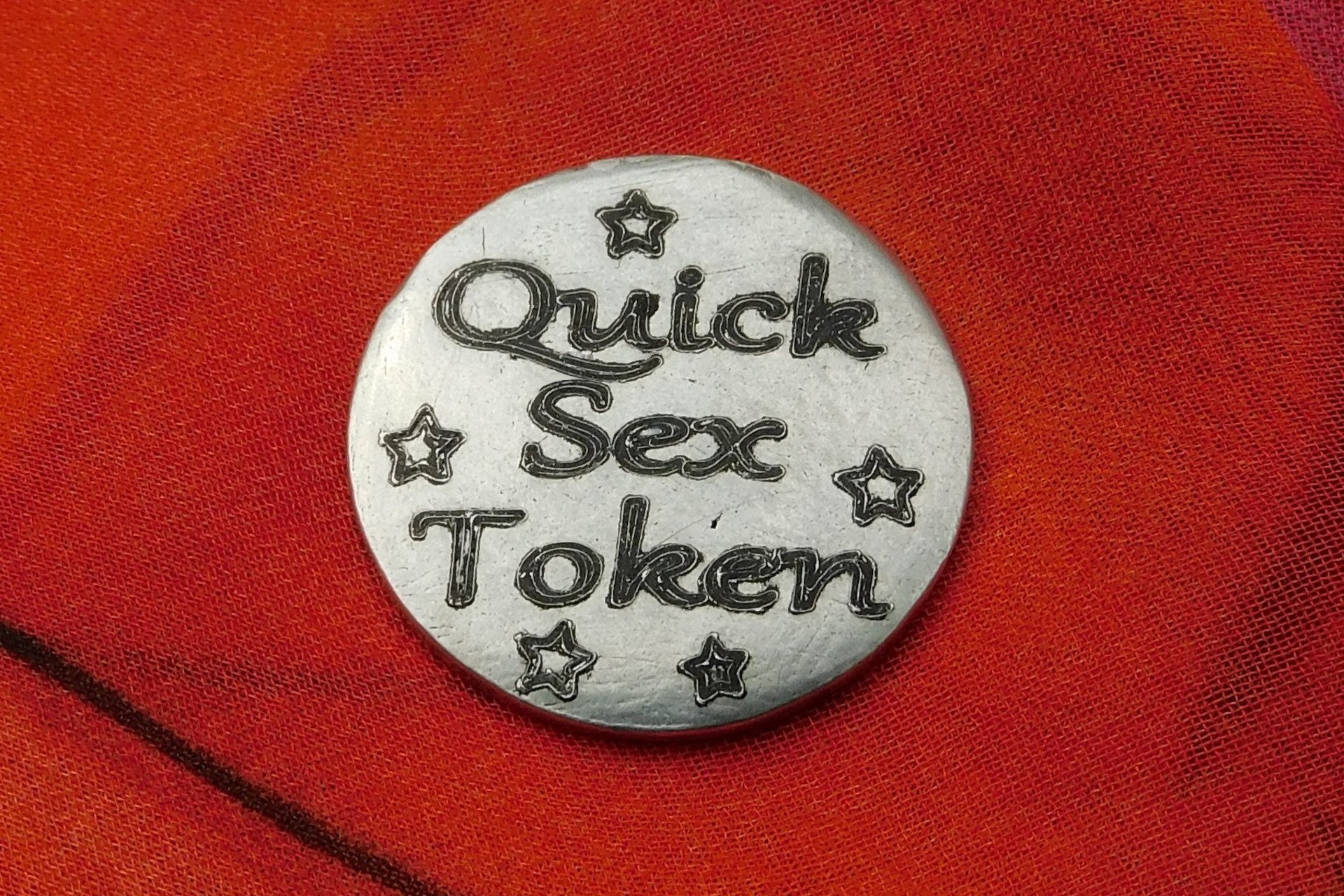 Jeton Érotique, Coupon Quick Sex, Jeton BDSM, Accessoires BDSM, Jeton de Soumise, Fait à la Main en Etain, Les Etains de Jumilhac