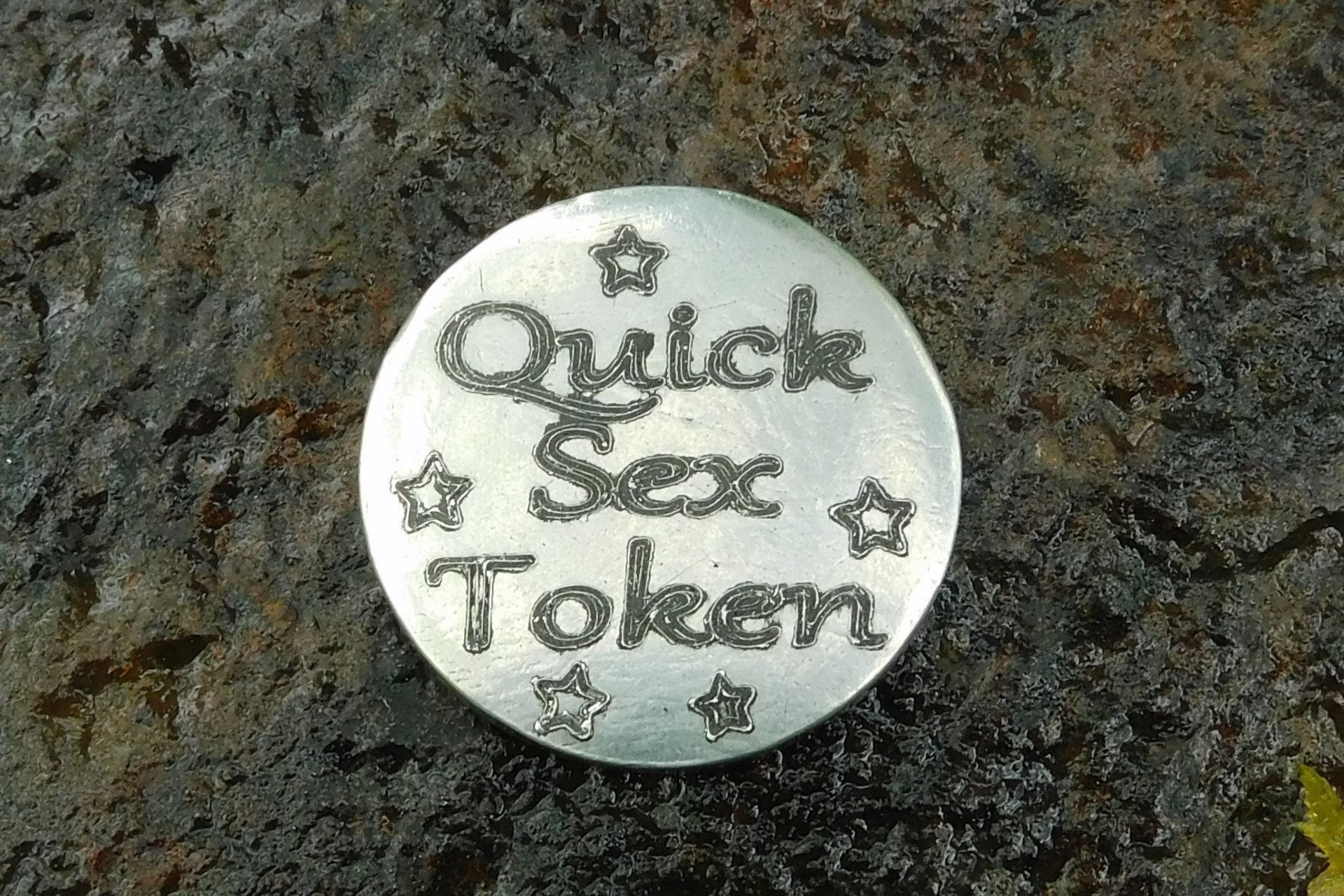 Jeton Érotique, Coupon Quick Sex, Jeton BDSM, Accessoires BDSM, Jeton de Soumise, Fait à la Main en Etain, Les Etains de Jumilhac