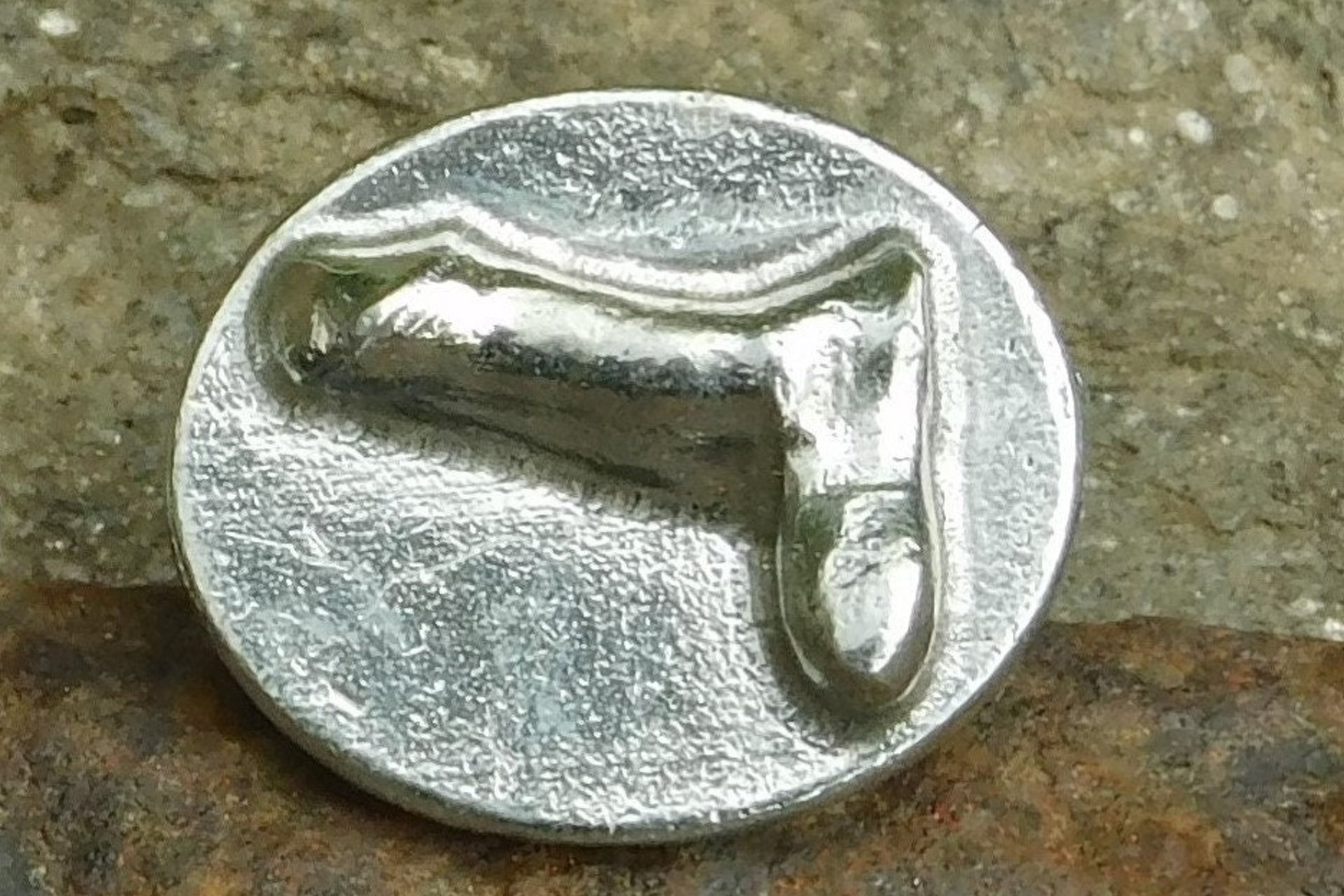 Porte-Bonheur Pénis, Cadeau Pénis, Cadeau Erotique, Fait Main en Etain, par William Sturt aux Etains de Jumilhac