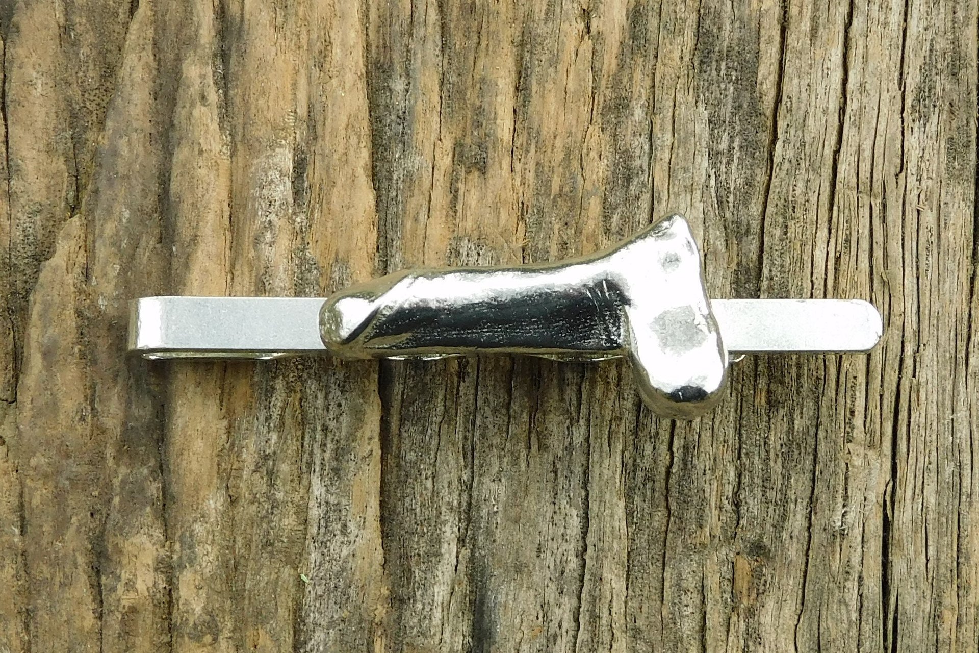 Pince à Cravate Pénis, Pince à Cravate Penis, Faite Main en Etain par William Sturt des Etains de Jumilhac