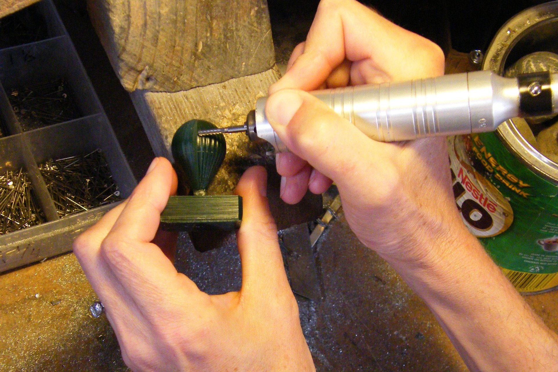 Pince à Cravate Cadenas, Faite Main en Étain, Fabrication Artisanale Française, aux Étains de Jumilhac
