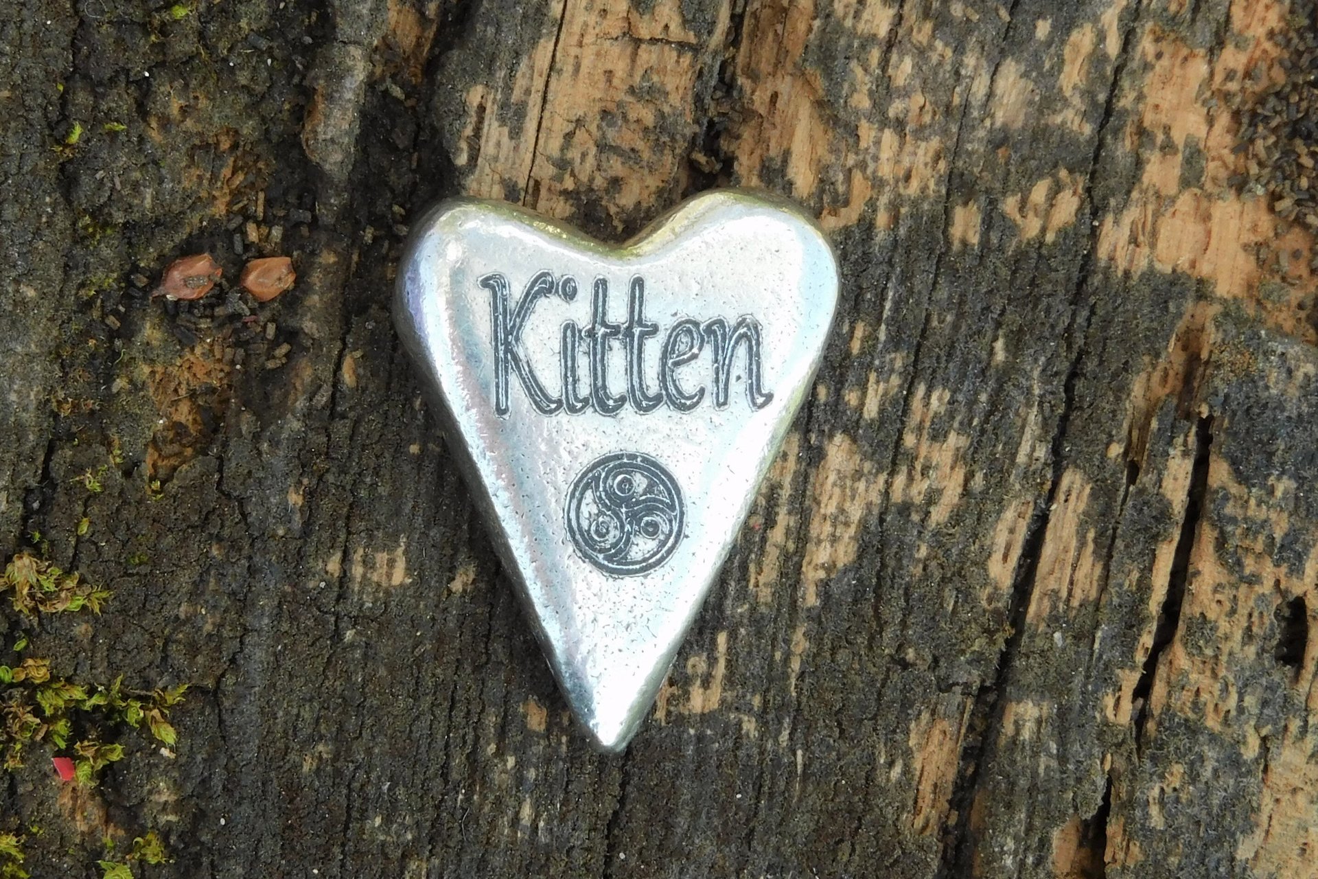 Porte-Clés BDSM Kitten (Chaton), Porte-Clés Érotique, Accessoires BDSM, Fait à la Main en Etain, par William Sturt des Etains de Jumilhac