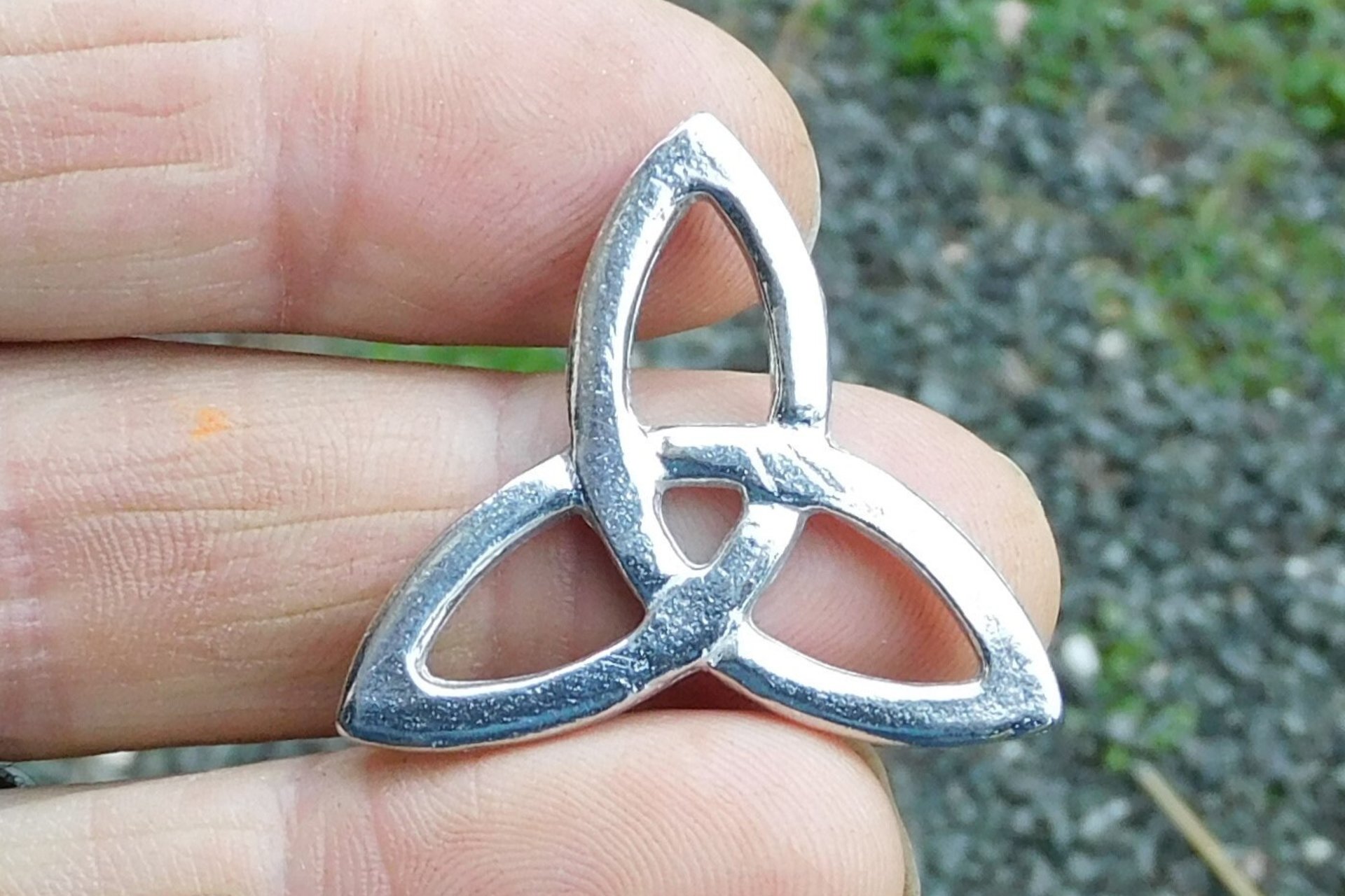 Triquetra Brooch. Hand Cast Pewter.