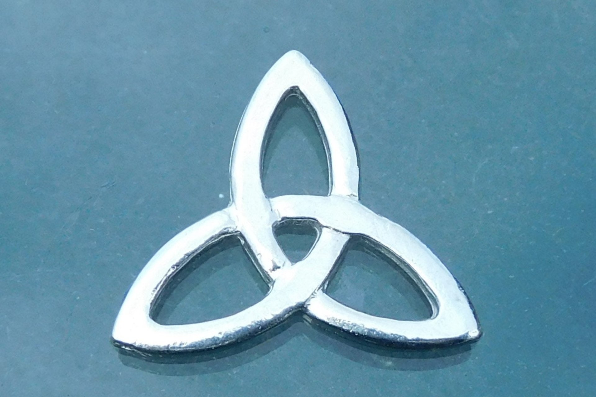 Triquetra Brooch. Hand Cast Pewter.