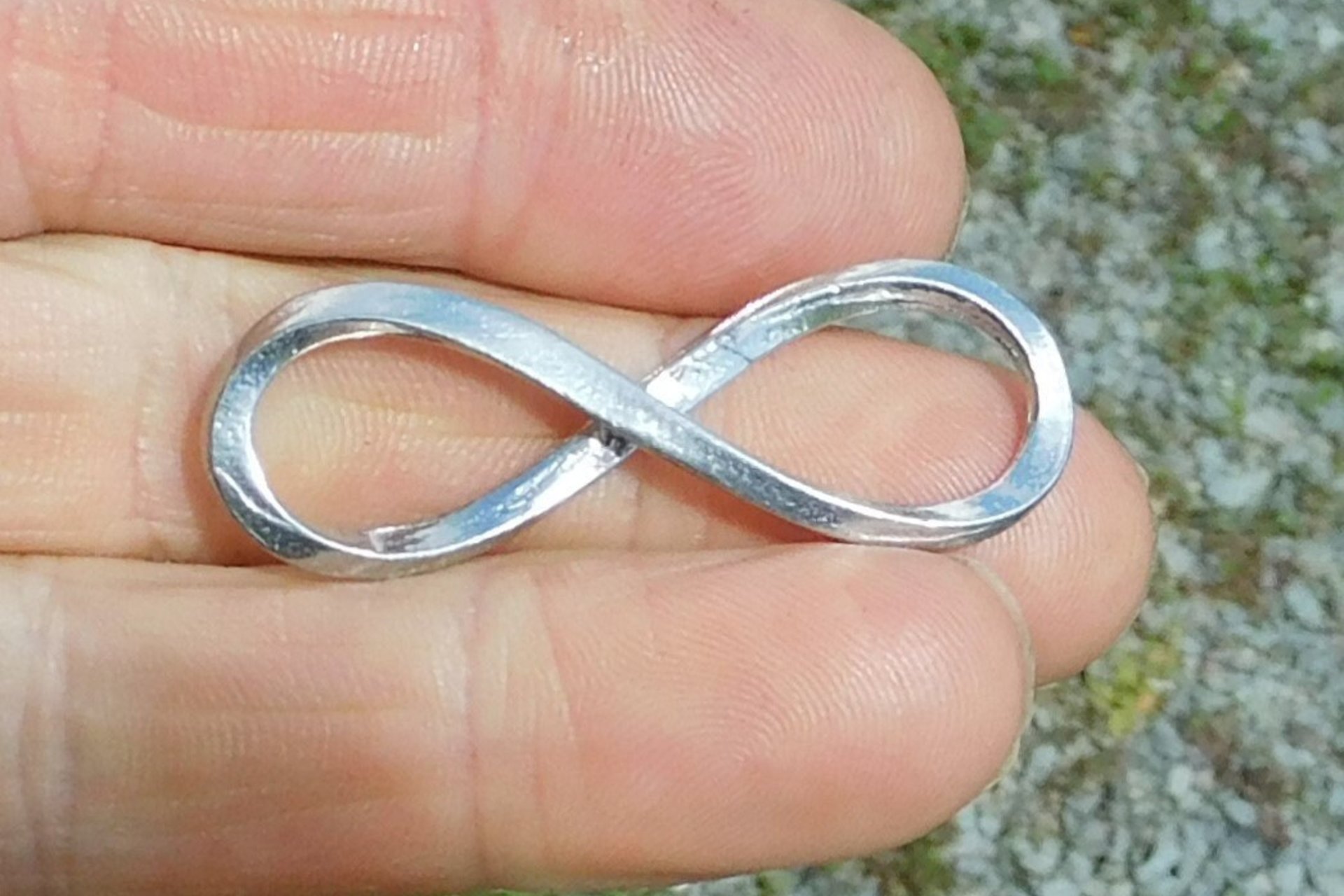 Infinity Loop Brooch. Hand Cast Pewter.