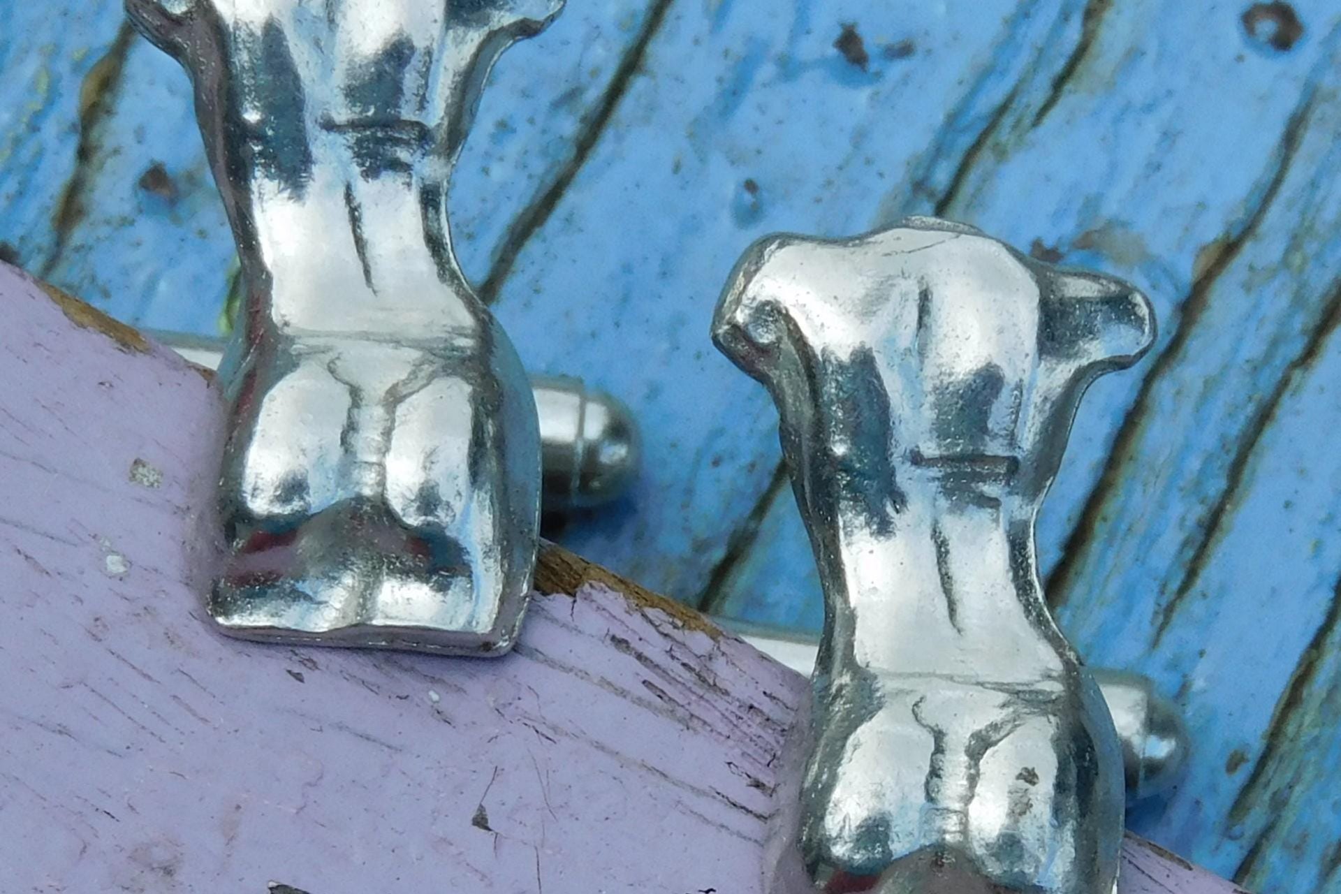 Boutons de Manchette Torse Féminin, Fabrication Artisanale Française en Etain.