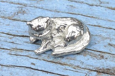 Pewter Kitten Figurine – Elegant with a Playful Edge. Hand Cast Pewter.